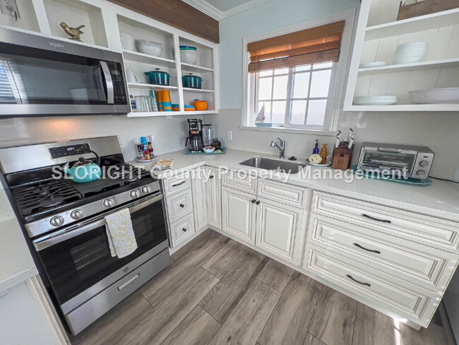 Photo - AVAILABLE NOW - Modern Furnished Two-Bedroom Beachside Retreat in Pismo Beach - 2 Bed / 2 Bath