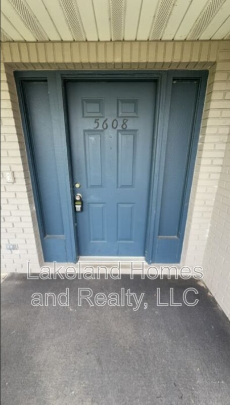 Photo - 5608 Lake Fox Cir