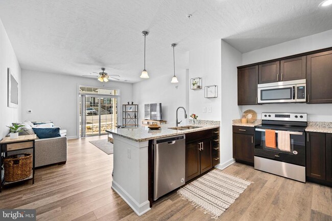 Photo - 1006 Admiral Ln Unit 203