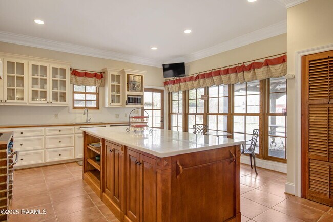 Photo - 121 Beverly Dr