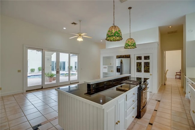 Photo - 8414 Poinciana Pl