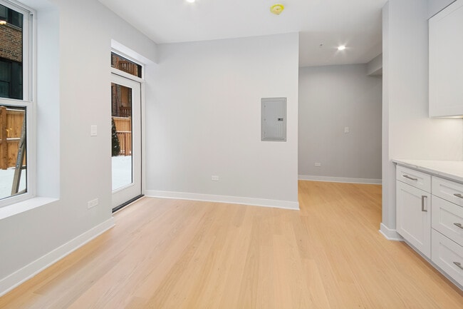 Photo - 4637 N Ashland Ave