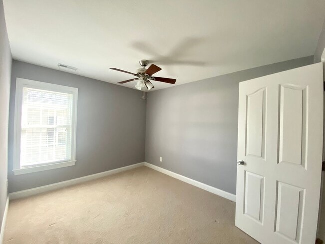 Photo - 532 Millbrooke Cir