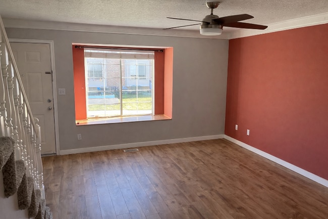 Photo - 573 E Main St