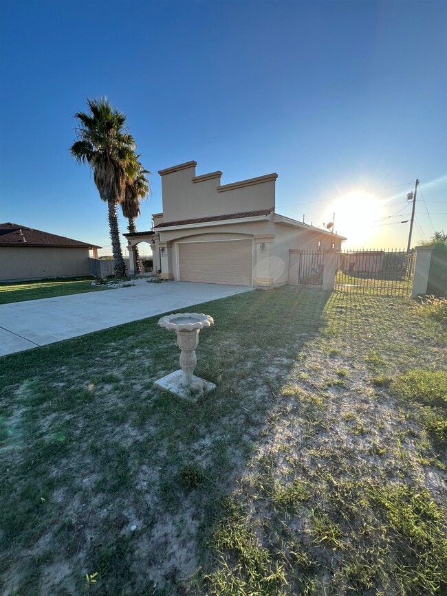 Photo - 373 Lenora Ave