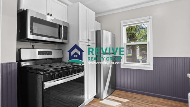 Photo - 1774 College Ave