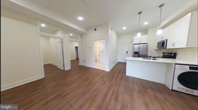 Photo - 150 S Independence Mall W Unidad 802