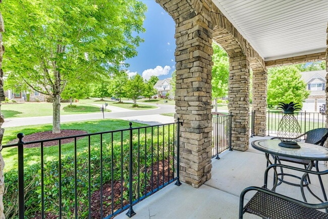 Photo - 1007 Kaiser Way