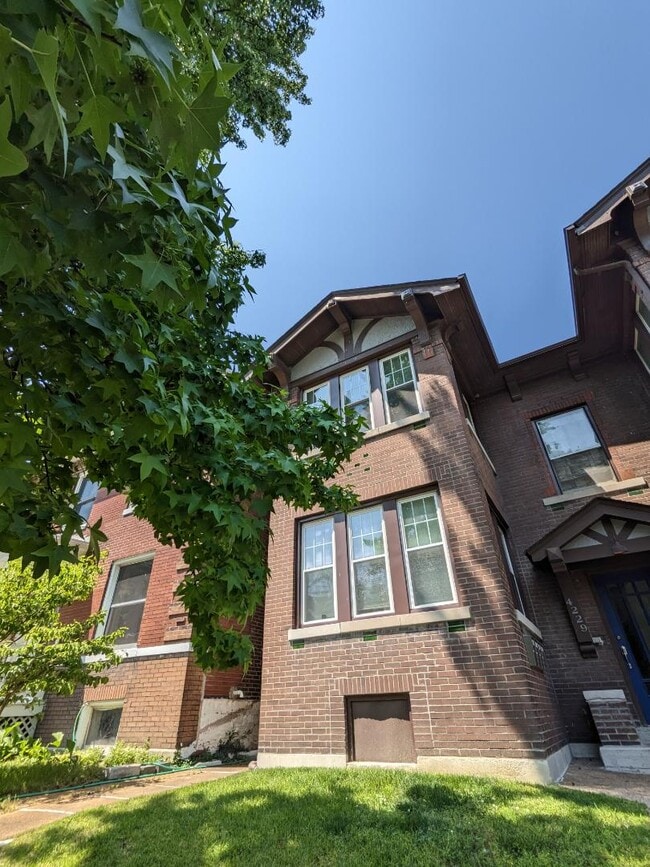 Photo - 4227 Botanical Ave