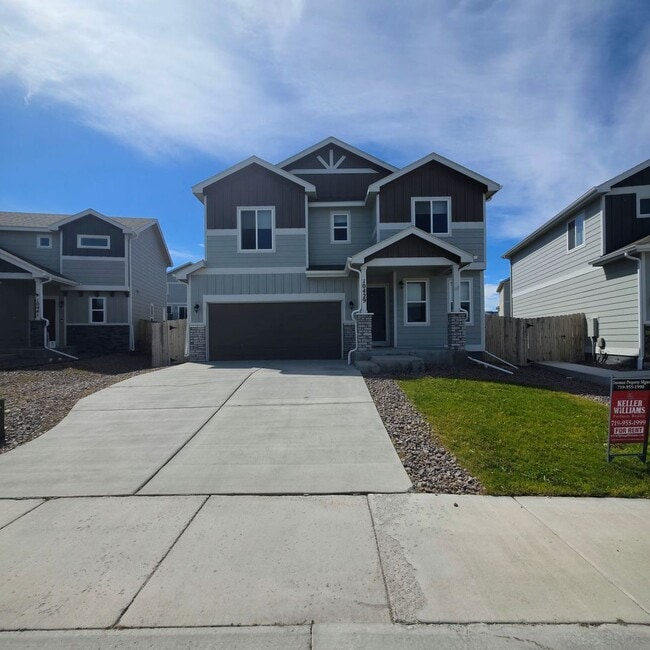 Photo - Spacious 4-Bedroom Home with Modern Finishes in Lorson Ranch