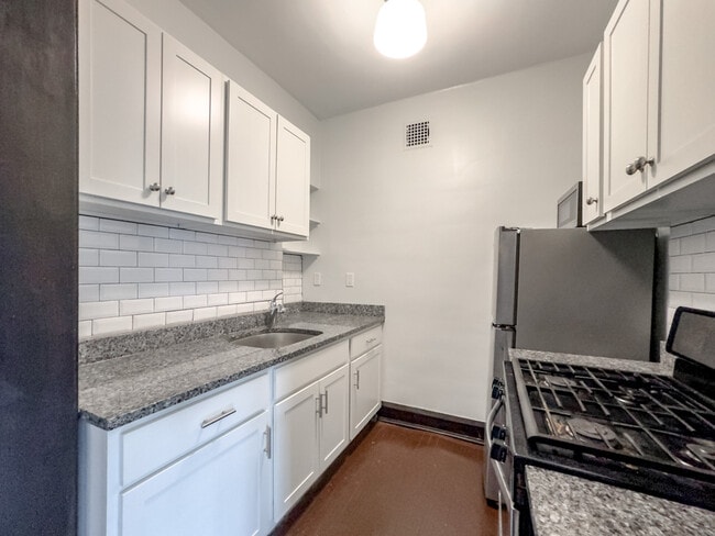 Photo - 1367 E 53rd St Unit 012