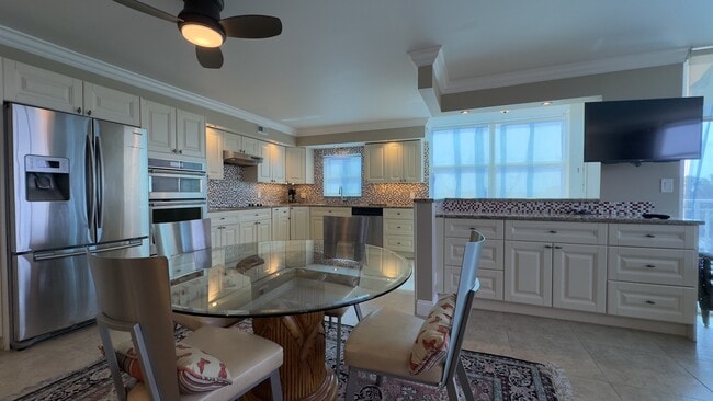 Photo - 5200 N Ocean Blvd Unidad 511