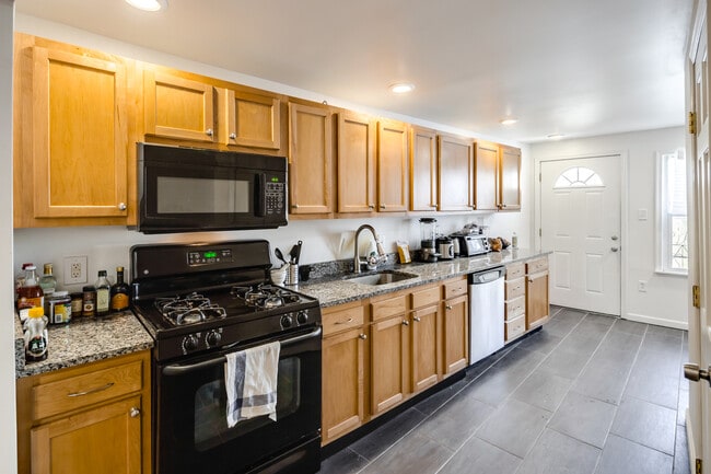 Photo - 2144 E Arizona St