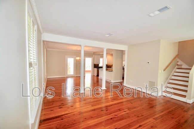 Photo - 49 Charlotte St