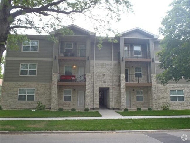 Building Photo - PRE LEASING 2 BED 2 BATH UNIT CLOSE TO KSU! Rental