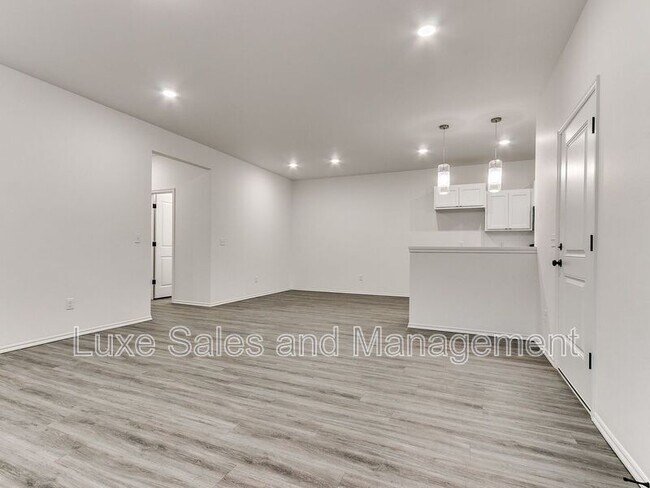 Photo - 8024 NW 110th Dr