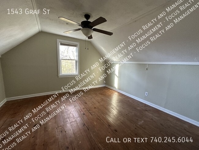 Photo - 1543 Graf St