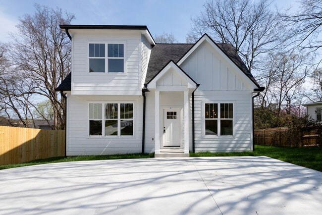 Building Photo - Bright + Modern 4BR in Walkable Inglewood — Available Dec 1