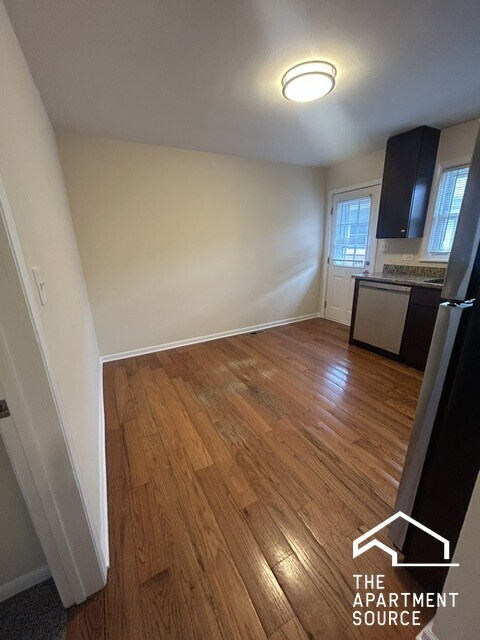 Photo - 115 W Ash St
