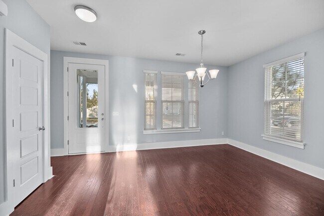 313 Oak Bend St