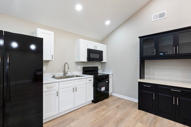 804 Martin St