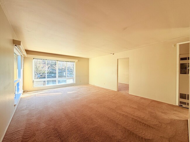 Photo - 3105 1/2-3105 Eastlake Ave E Unidad 02 - 3105 A