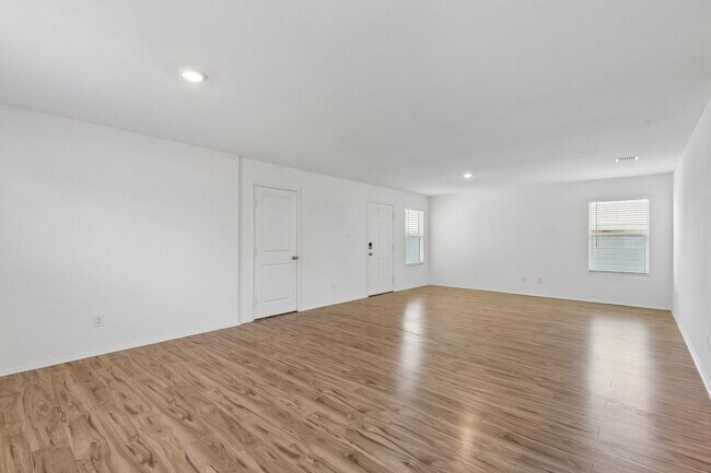 Photo - Fresh, Stylish & Move-In Ready in Eagle Mountain–Saginaw ISD