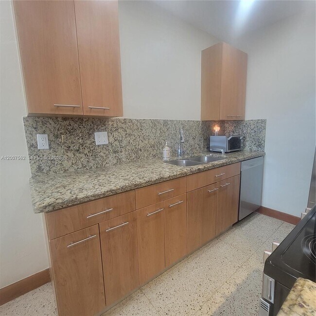 Photo - 7400 Harding Ave