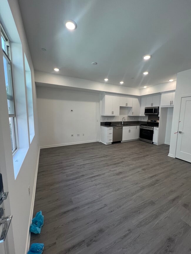 Gran salón (vacío) - 222 Scratch Rd