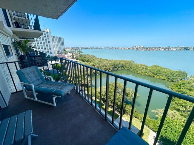 Building Photo - Waterfront Furnished 1 Bed, 1.5 Bath at Chateau Towers – 9th Floor with Balcony