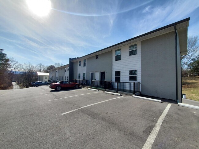 Photo - Carolina Drive - Greenville - 822
