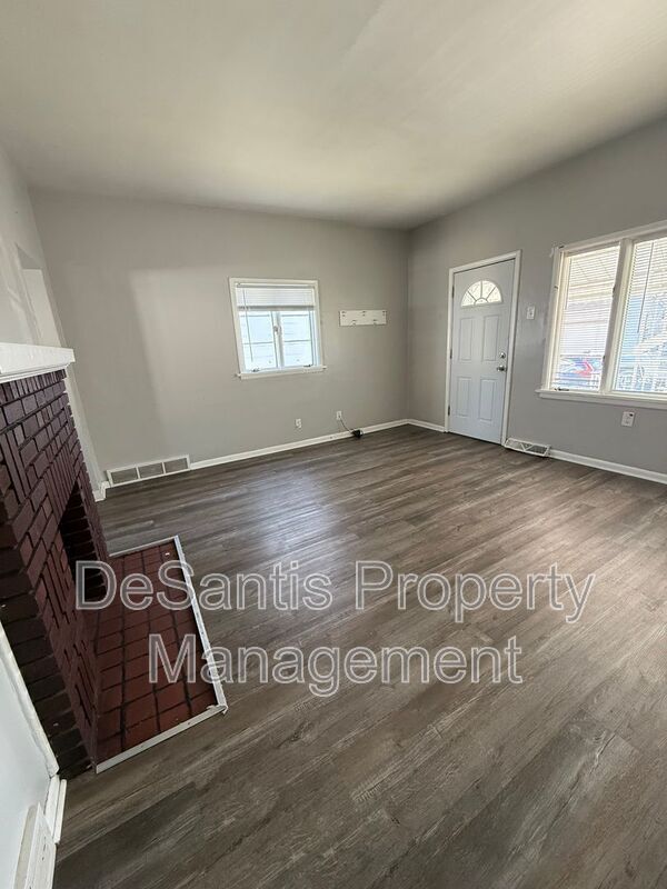 Photo - 454 Park St Unidad Front