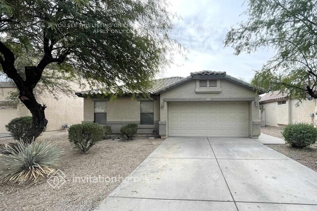 Building Photo - 12809 W Roanoke Ave