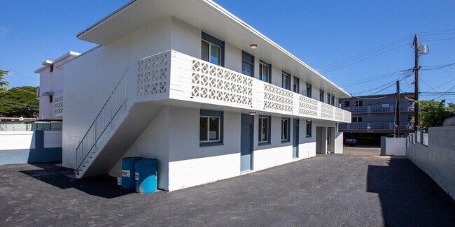 Manthos 94-322 Pupuole St - Manthos 94-322 Pupuole St Condo Unit 4