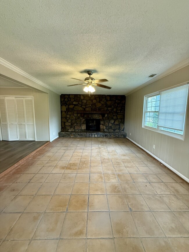 Photo - 537 Grant St