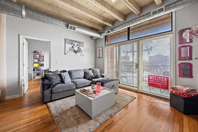 Building Photo - 18091 E 40th St