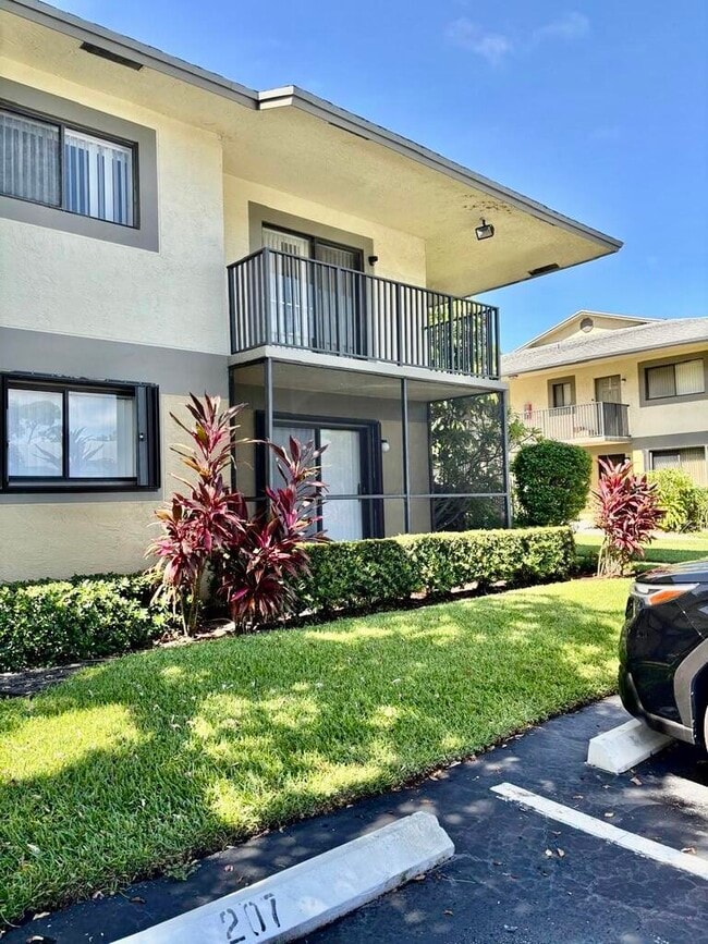 Building Photo - 610 Trace Cir Unit 107