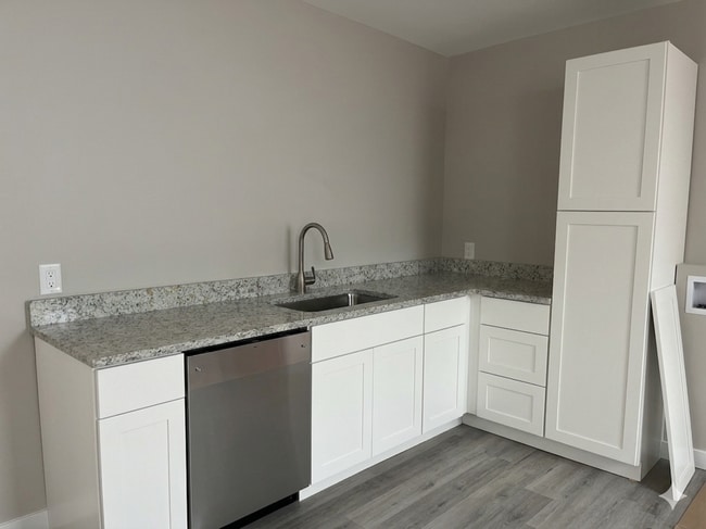 Kitchen - 52 Blocker St