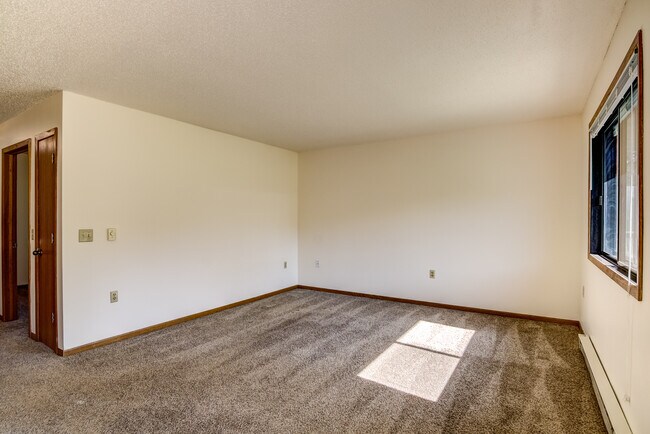 Photo - 2820 Edgewood Dr