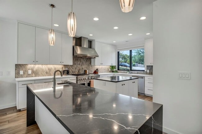 Photo - 613 Terrell Hill Dr