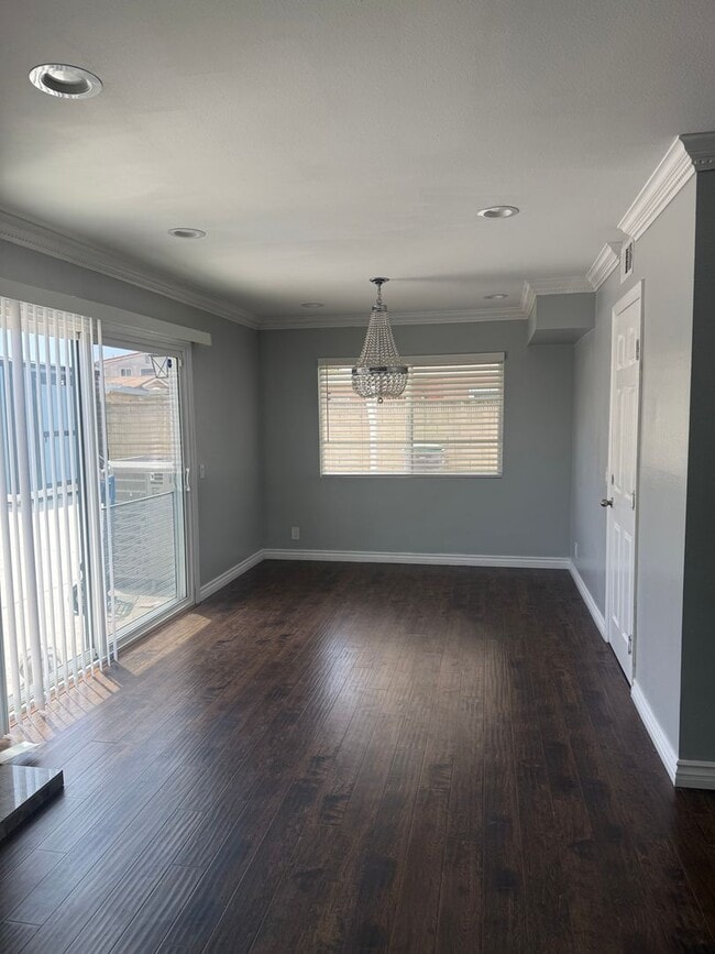Photo - AWESOME 4 BEDROOM 3 BATH HOME
