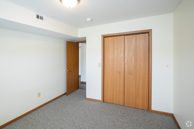 2BR, 1.5BA - 980SF - Bedroom
