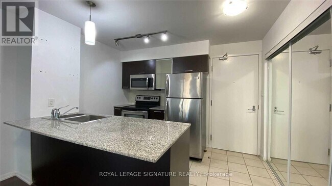 Photo - 38 Grenville St Unit 2209