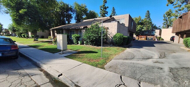 Building Photo - Price reduced! 3-Bedroom Condo in Pinon Sp...