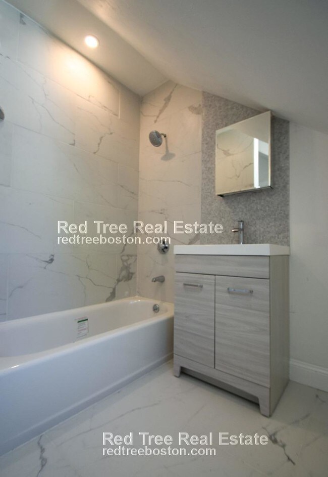 Photo - 32 Cedar St Unit RIGHT SIDE