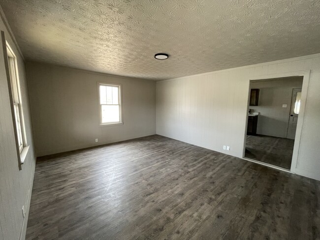 Photo - 802 E Church St