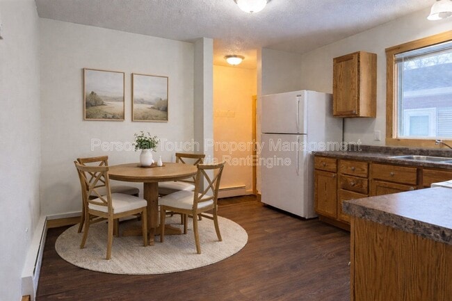 Photo - 611 2nd Ave W