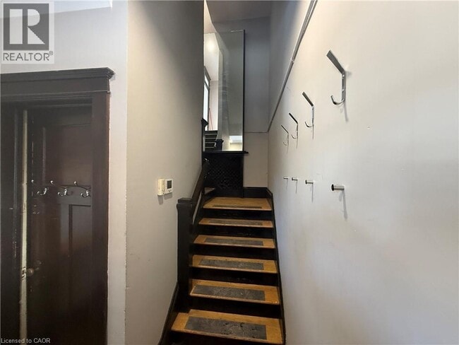 Photo - 288 Frederick St