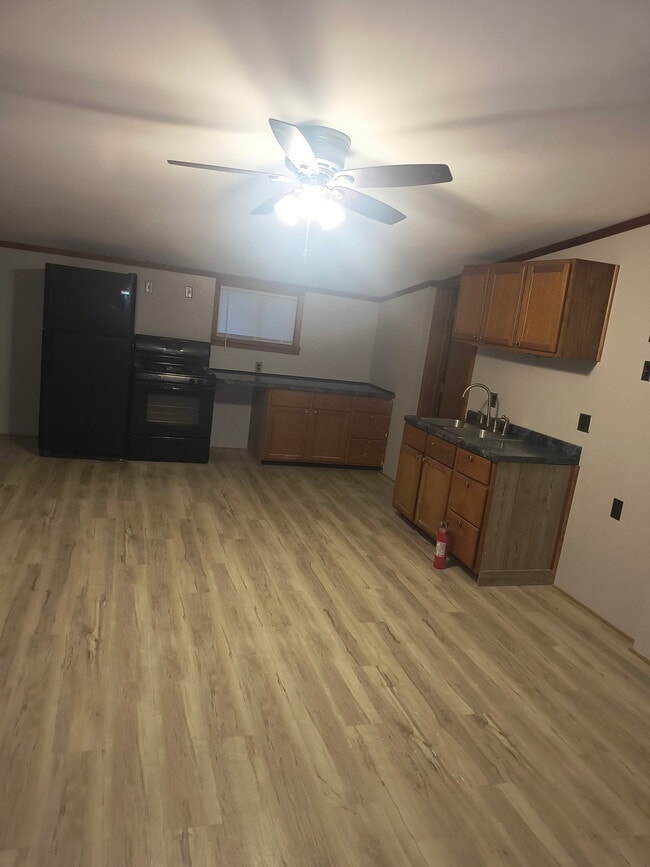 Photo - 619 W Bond St