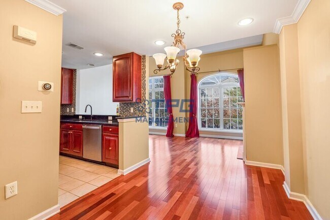 Photo - 117 Donato Cir